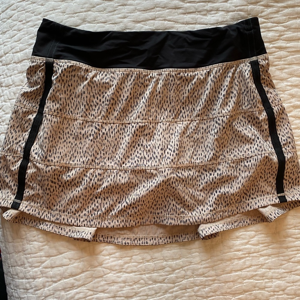 Lululemon Pace Rival Skirt II Tan Dottie Dash Tall size 8 EUC rare/retired